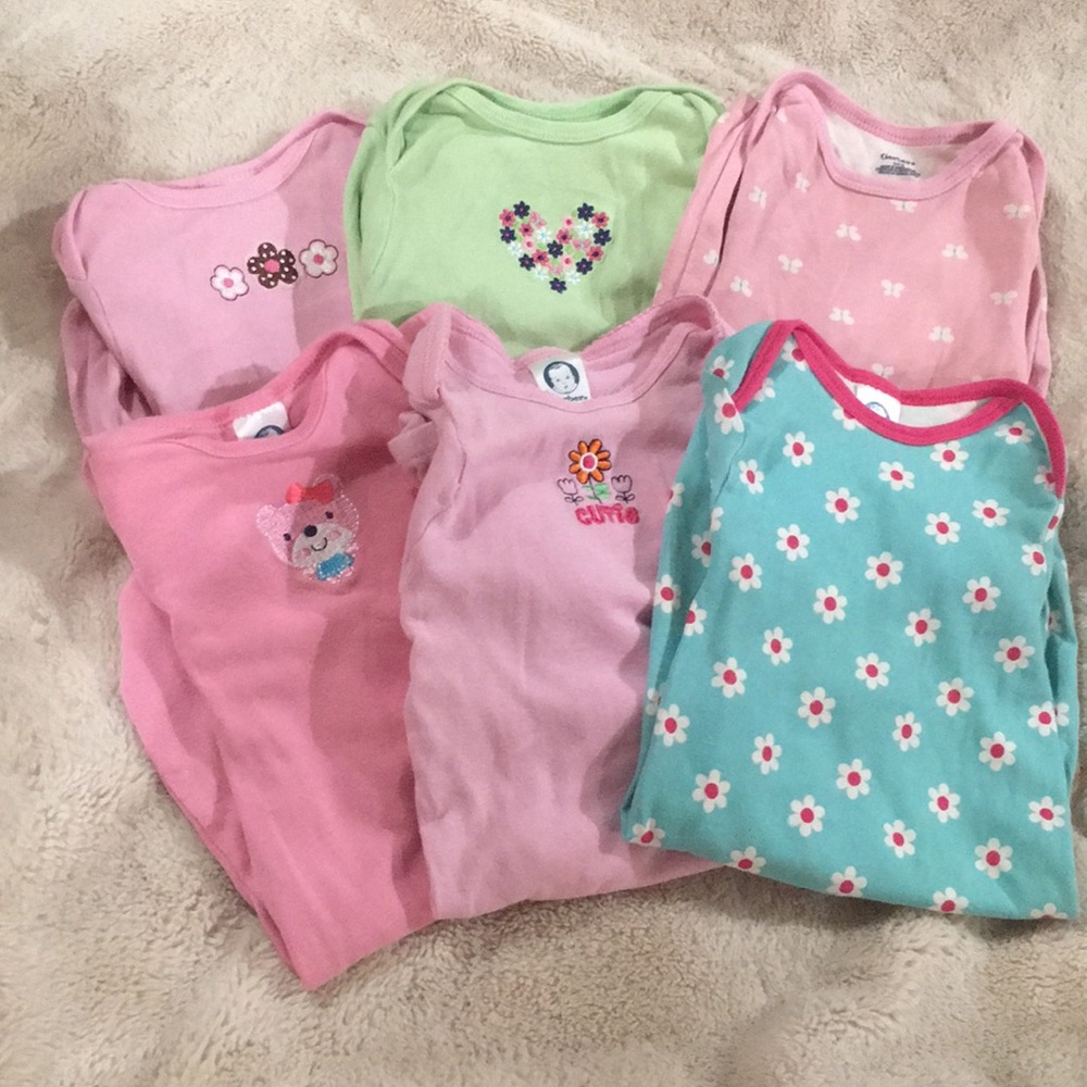 Gerber Lot of six 0-6M baby girl night gowns
